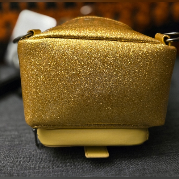 New! Disney Parks Pirate of the Caribbean Crossbody Bag - Picture 6 of 9